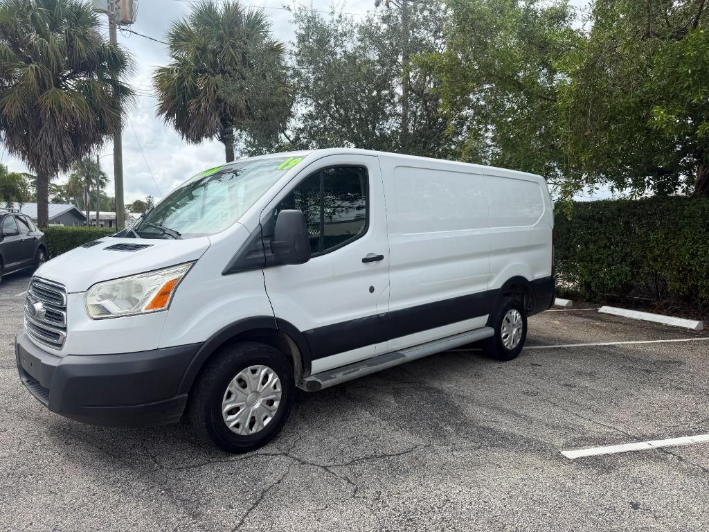 2019 Ford T250 Vans